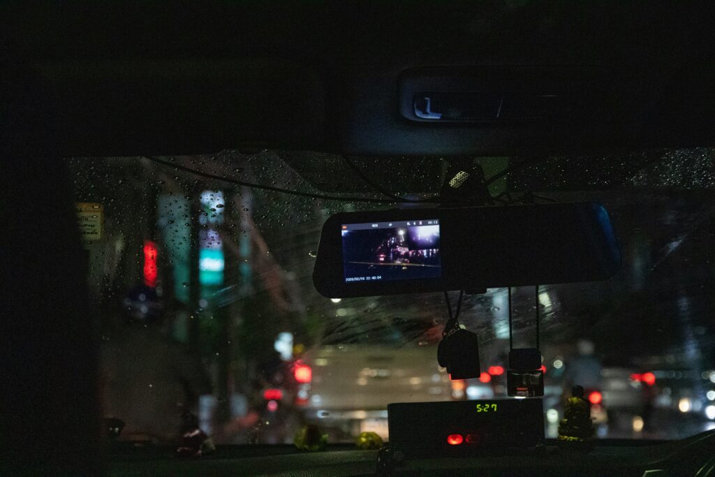 kamera dashcam mobil dengan fitur night vision